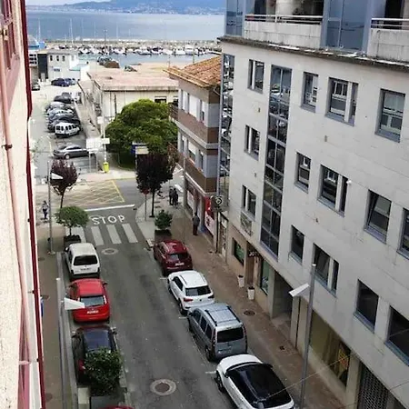 Puerto De Bueu, Centro Apartment *